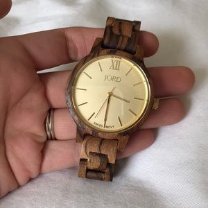 Gold Jord watch